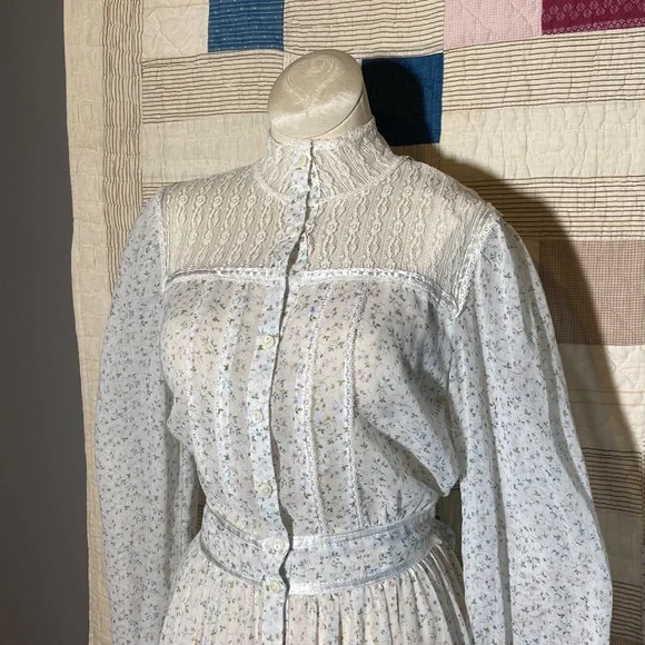1970s Gunne Sax Light Blue and White Lace Prairie Dress - Picture 2 of 6